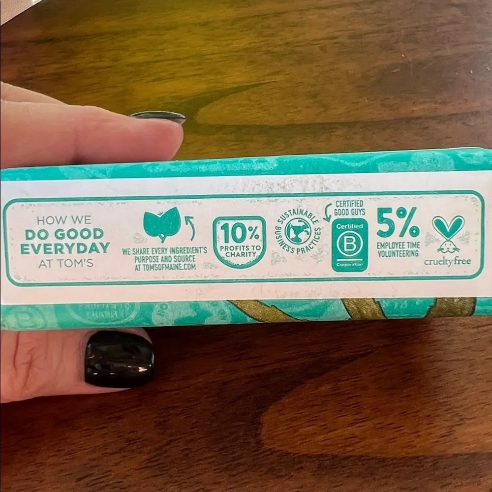 Tom’s fragrance free sensitive with aloe vera natural beauty bar 5 oz